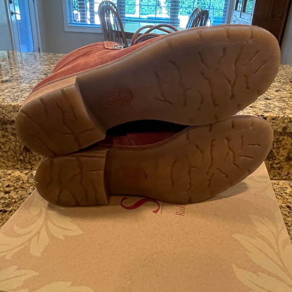 Sofft Baxter Redwood Orangish Tan Suede Hiking Combat Boots Side Zip Size 6 Box - Picture 8 of 10